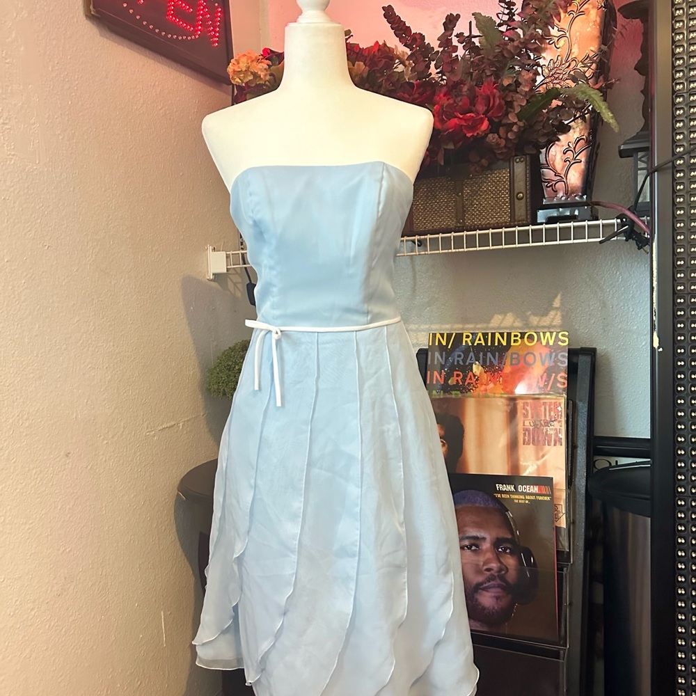 Elegant Light Blue Strapless Dress